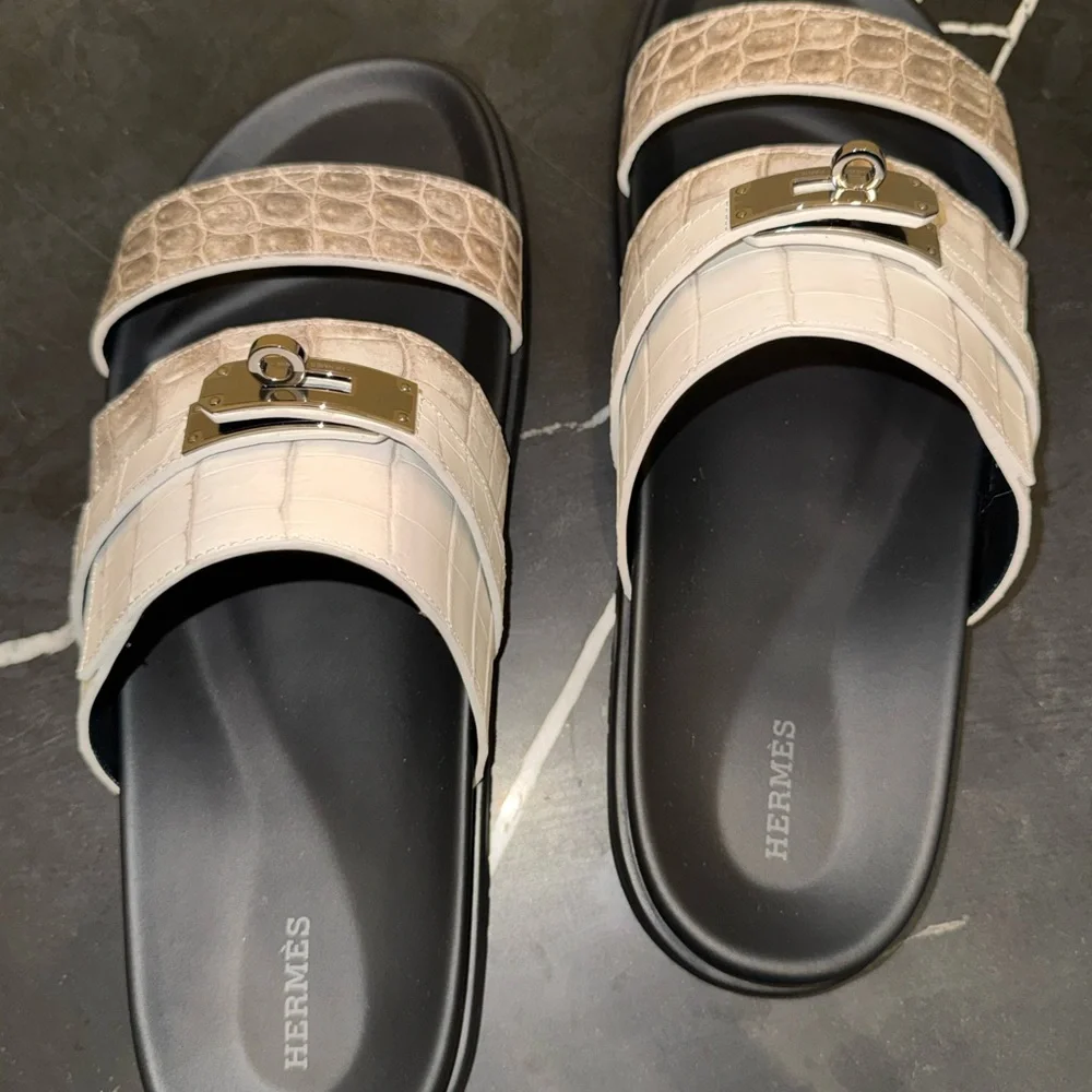 Hermes 2025 Jackson’s in Himalaya on Ruthenium Hardware (Size 46) - Picture 2 of 11